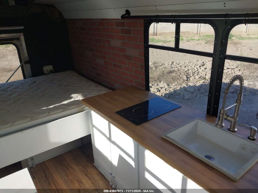 2003 Ford E-450 Cutaway Standard VIN: 1FDXE45S23HA62650 Lot: 43607973