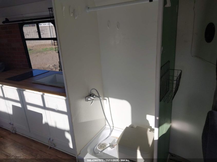 2003 Ford E-450 Cutaway Standard VIN: 1FDXE45S23HA62650 Lot: 43607973