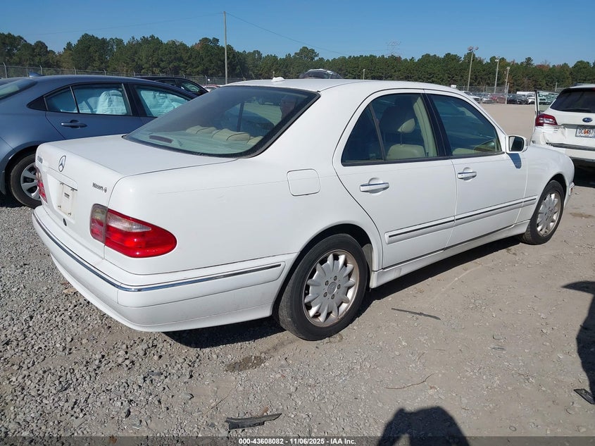 WDBJF65J51B211111 2001 MERCEDES-BENZ E-KLASSE photo no. 4