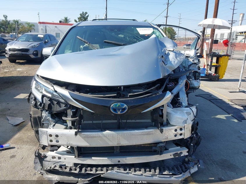 2024 TOYOTA SIENNA LIMITED 5TDZRKEC9RS183551