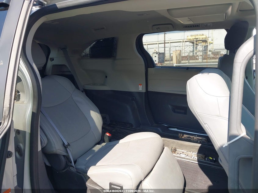 2024 TOYOTA SIENNA LIMITED 5TDZRKEC9RS183551