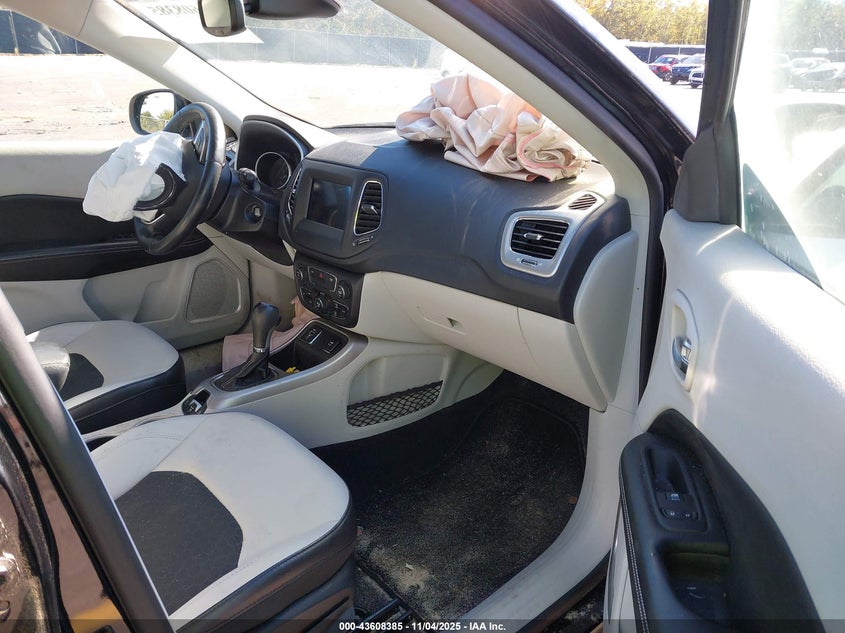 2019 JEEP COMPASS SUN AND WHEEL FWD - 3C4NJCBB9KT679565