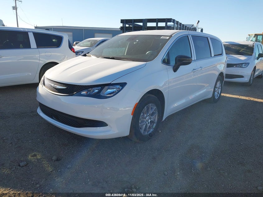 2C4RC1CG0TR192446 2026 CHRYSLER VOYAGER photo no. 2