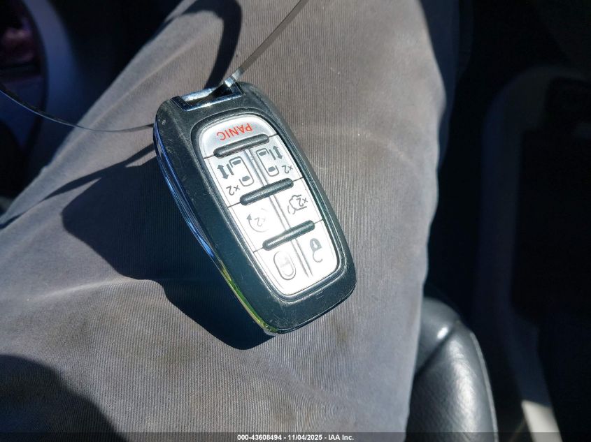 2017 Chrysler Pacifica Touring-L VIN: 2C4RC1BG6HR804576 Lot: 43608494