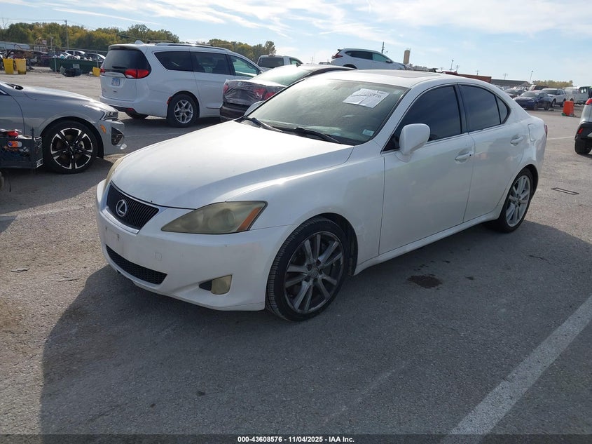 JTHBE262572008056 2007 LEXUS IS photo no. 2