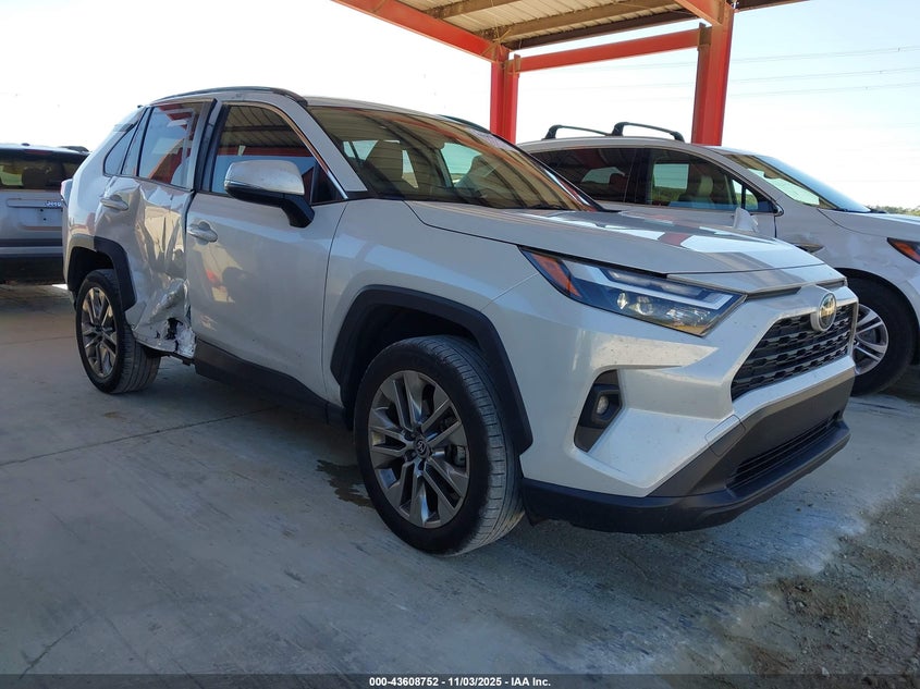 TOYOTA RAV4 XLE PREMIUM