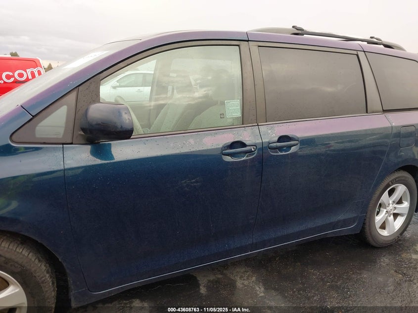 5TDKK3DC8CS266439 2012 TOYOTA SIENNA photo no. 14