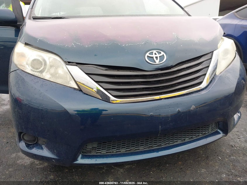 5TDKK3DC8CS266439 2012 TOYOTA SIENNA photo no. 6