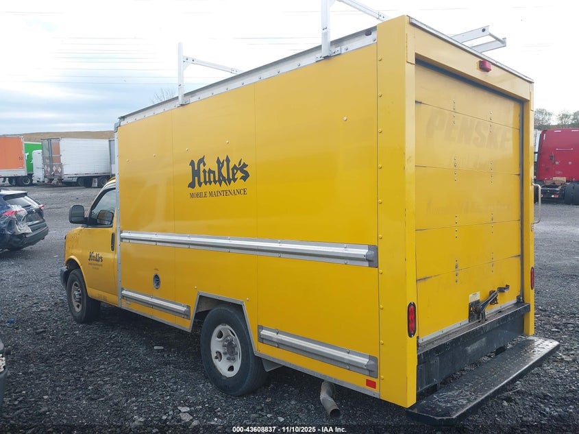 2017 GMC Savana Cutaway Work Van VIN: 1GD07RFF3H1910402 Lot: 43608837