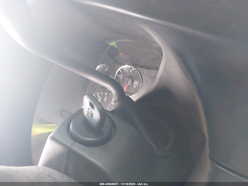 2017 GMC Savana Cutaway Work Van VIN: 1GD07RFF3H1910402 Lot: 43608837