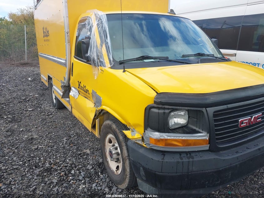 2017 GMC Savana Cutaway Work Van VIN: 1GD07RFF3H1910402 Lot: 43608837