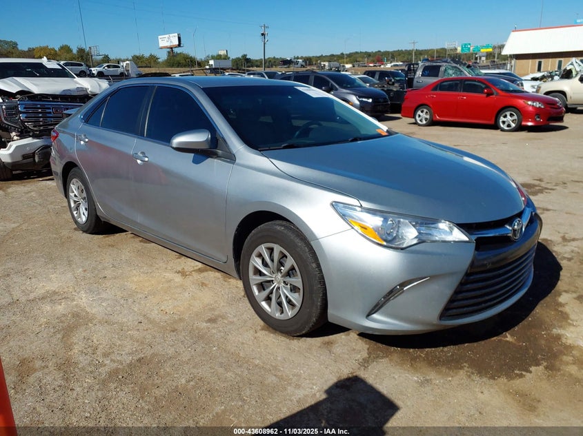 TOYOTA CAMRY LE