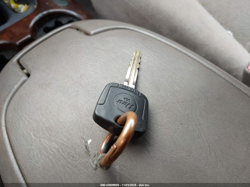 2003 Toyota Sequoia Sr5 V8 VIN: 5TDBT44A33S161812 Lot: 43609005