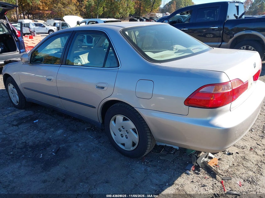 1HGCG1645XA009016 1999 HONDA ACCORD photo no. 3