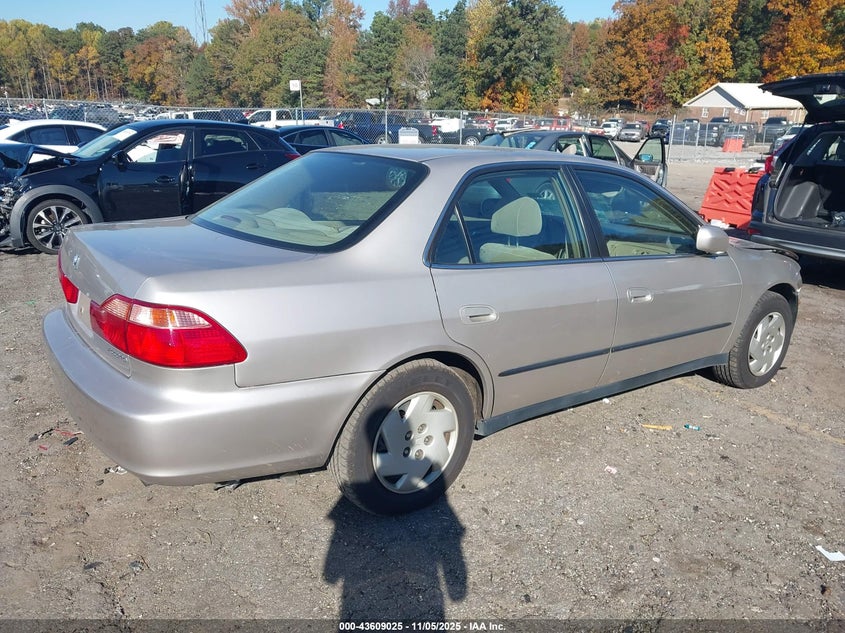 1HGCG1645XA009016 1999 HONDA ACCORD photo no. 4