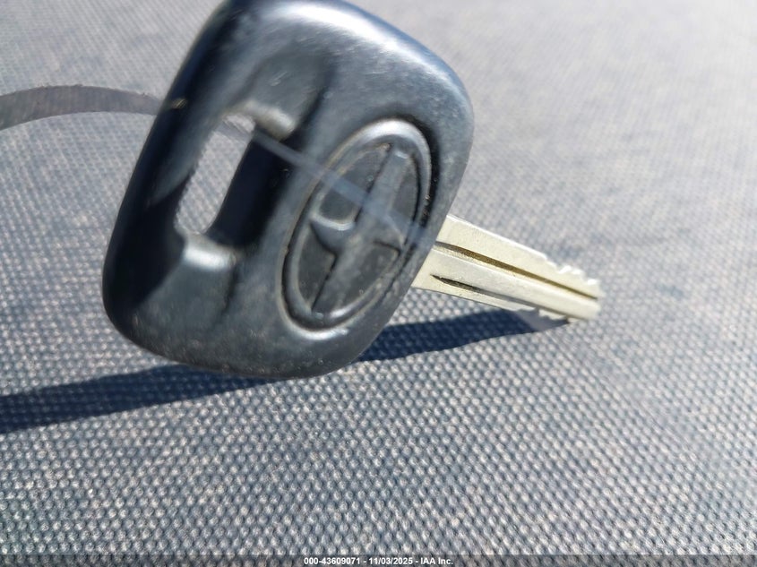 2004 Scion Xa VIN: JTKKT624340070125 Lot: 43609071