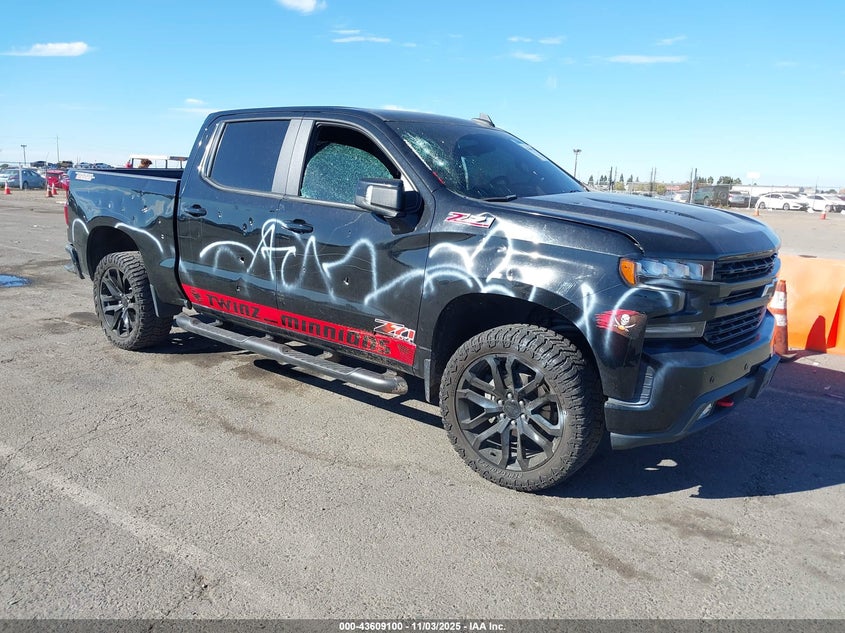 CHEVROLET SILVERADO 1500 4WD SHORT BED LT TRAIL BOSS