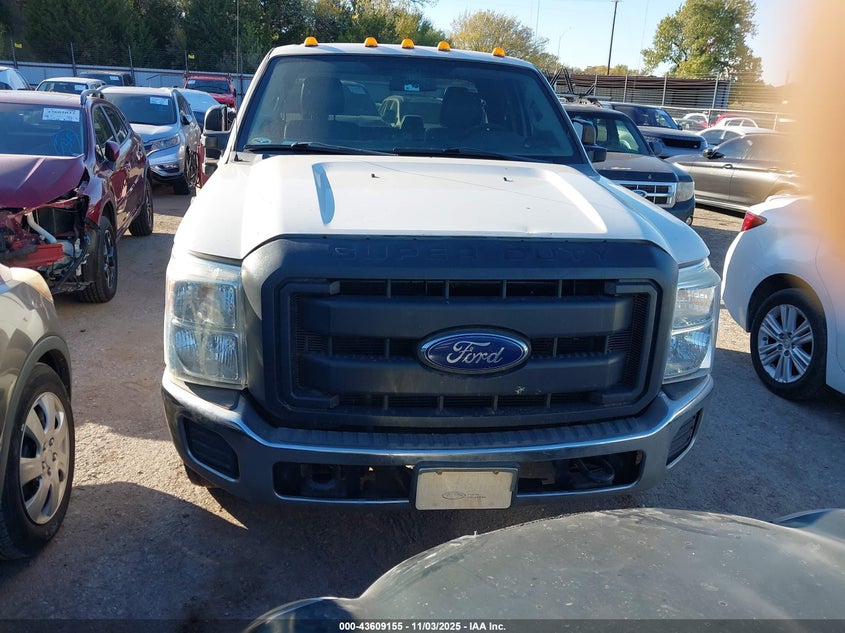 2015 Ford F-350 Chassis Xl VIN: 1FD8X3GT9FEC91640 Lot: 43609155