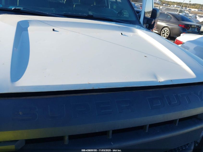 2015 Ford F-350 Chassis Xl VIN: 1FD8X3GT9FEC91640 Lot: 43609155