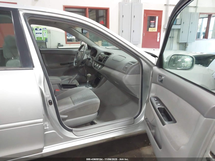 4T1BE32K25U967862 2005 TOYOTA CAMRY photo no. 5