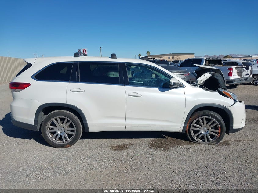 2017 TOYOTA HIGHLANDER LE - 5TDZARFH0HS027696
