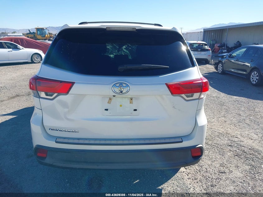 2017 TOYOTA HIGHLANDER LE - 5TDZARFH0HS027696