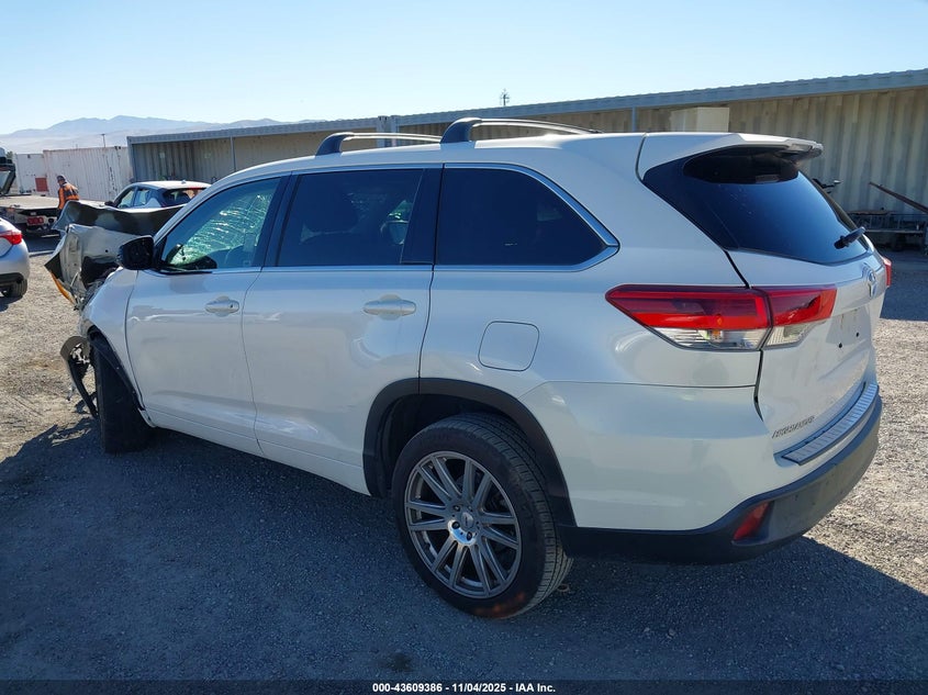 2017 TOYOTA HIGHLANDER LE - 5TDZARFH0HS027696