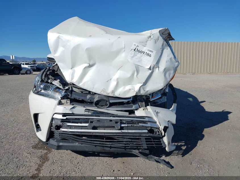 2017 TOYOTA HIGHLANDER LE - 5TDZARFH0HS027696