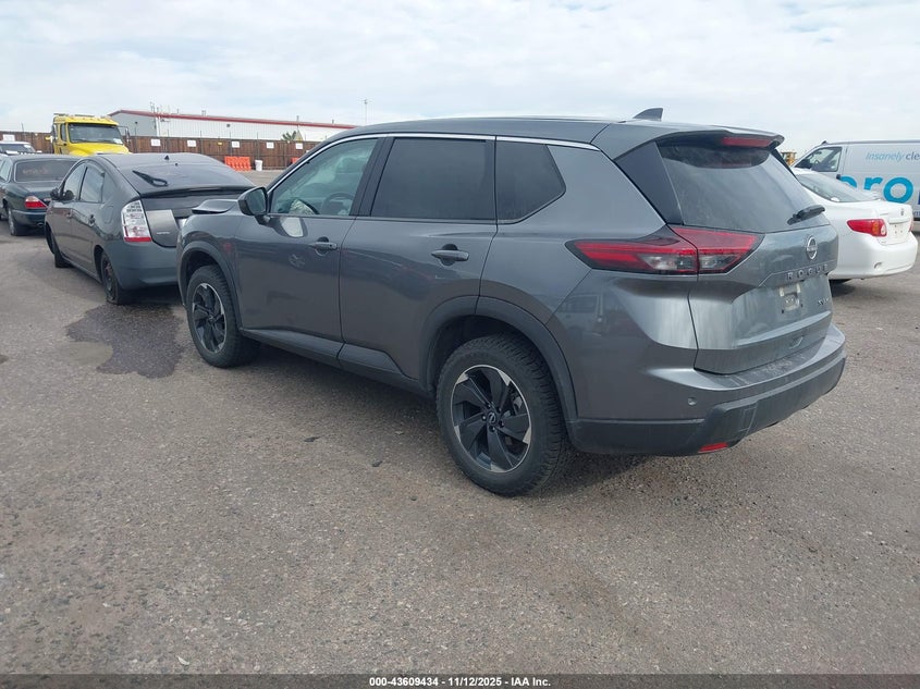 2024 NISSAN ROGUE auction photo 3