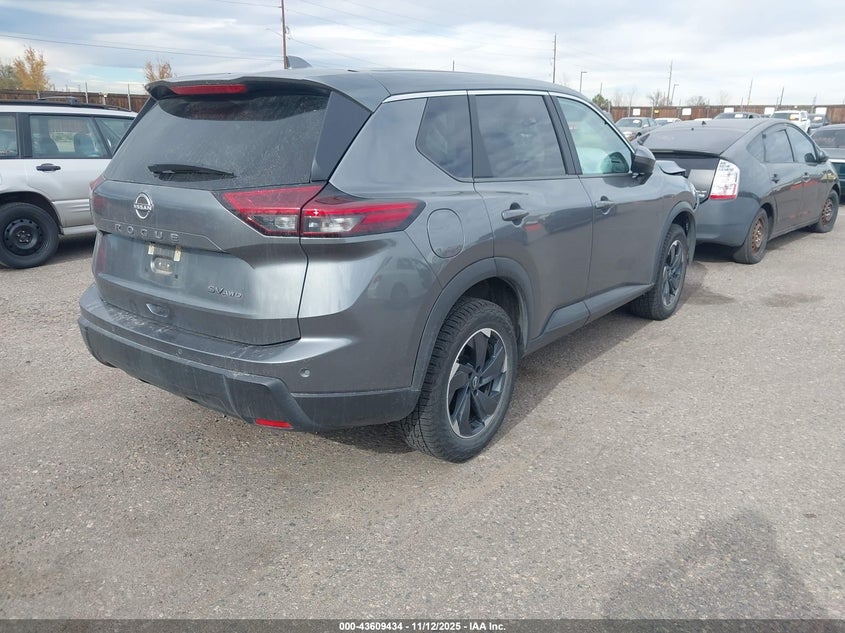 2024 NISSAN ROGUE auction photo 4