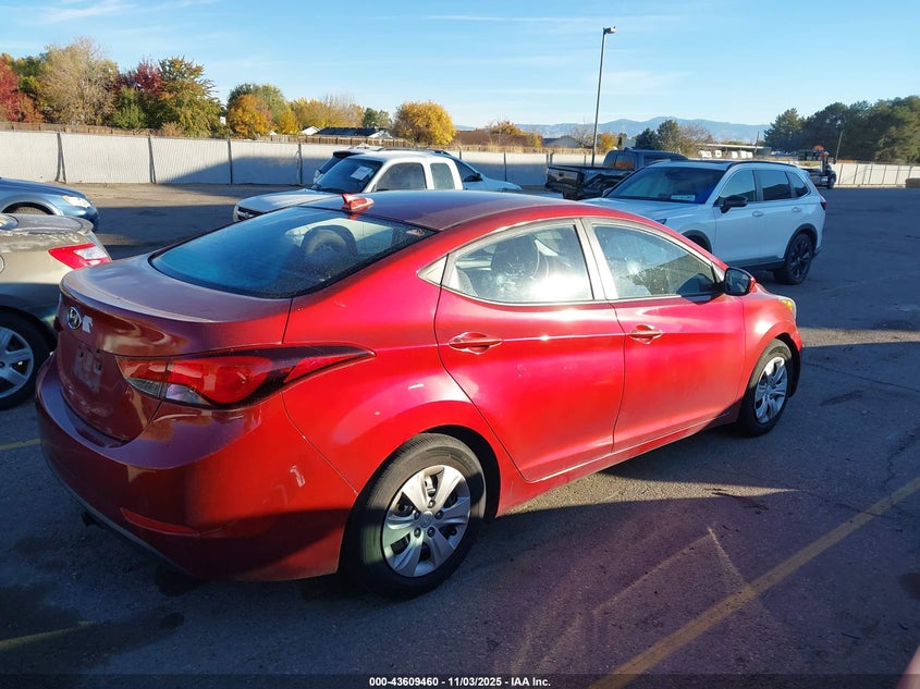 2016 HYUNDAI ELANTRA SE 5NPDH4AEXGH743340