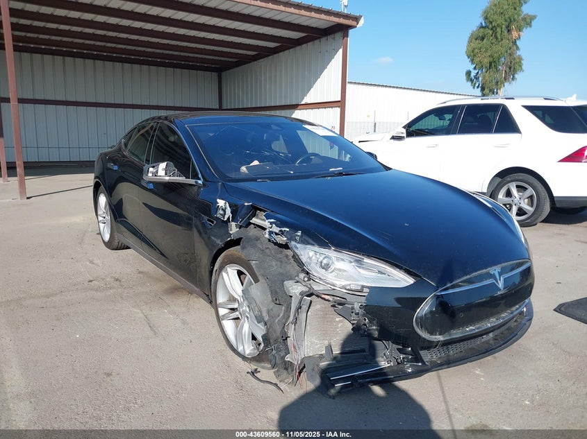 2015 Tesla Model S 60/70/85 VIN: 5YJSA1E19FF116630 Lot: 43609560