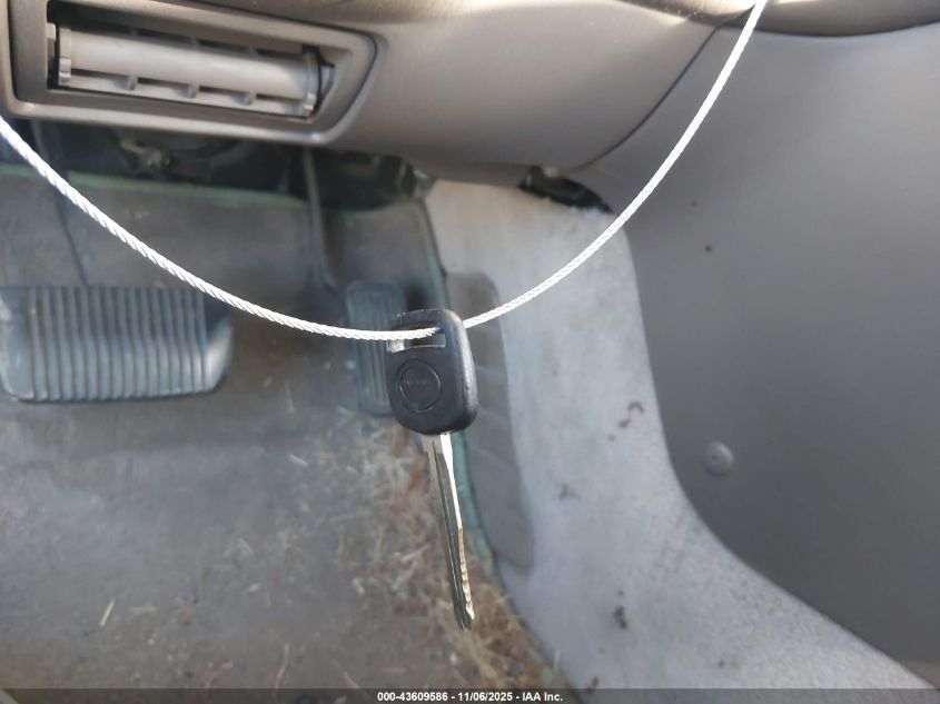 1994 Toyota Camry Le VIN: 4T1SK12E5RU335581 Lot: 43609586