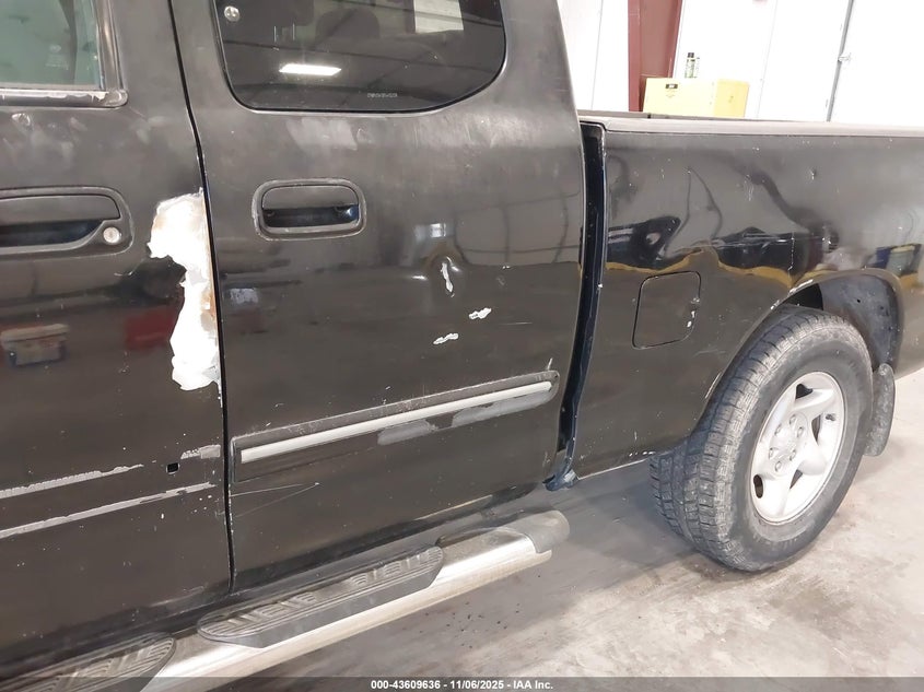 5TBRU34105S452138 2005 TOYOTA TUNDRA photo no. 13