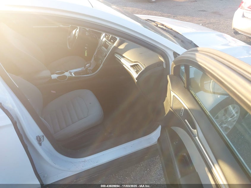 2015 NISSAN VERSA 1.6 SV - 3N1CN7AP3FL803614