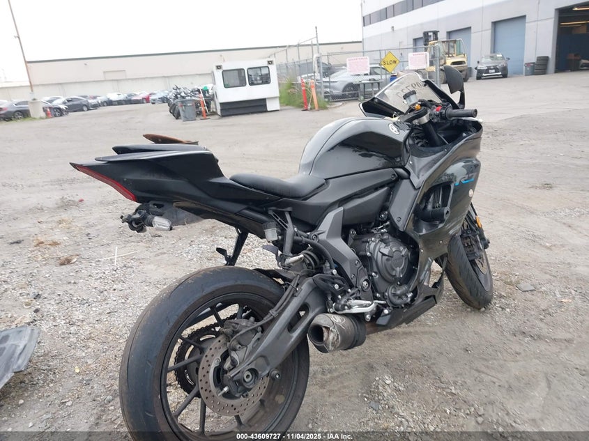 VIN JYARM38Y1NA000352 2022 YAMAHA YZFR7