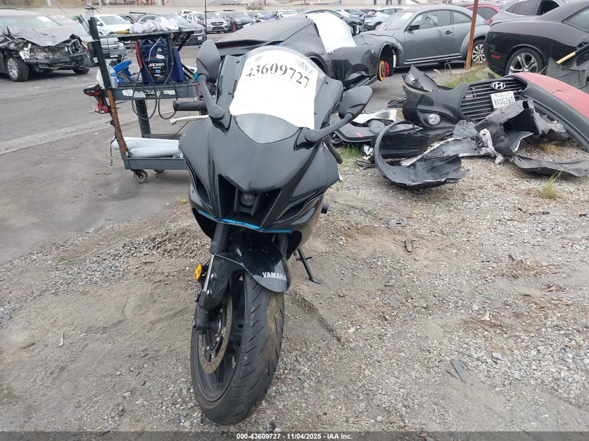 VIN JYARM38Y1NA000352 2022 YAMAHA YZFR7