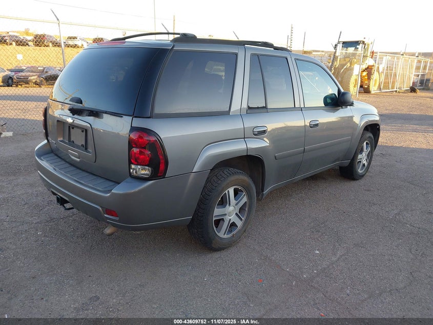 1GNDT33S492104653 2009 CHEVROLET TRAILBLAZER photo no. 4