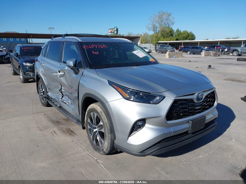 2024 TOYOTA HIGHLANDER HYBRID XLE - 5TDKARAH3RS535607