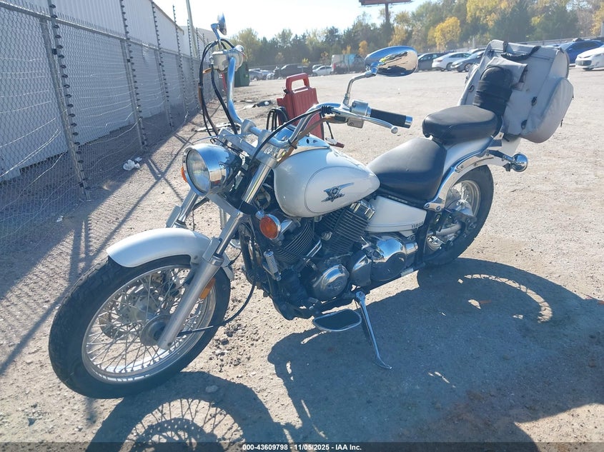 JYAVM01E44A068401 2004 YAMAHA XV photo no. 2