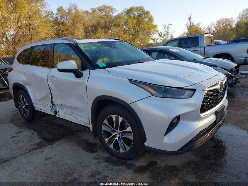 TOYOTA HIGHLANDER XLE