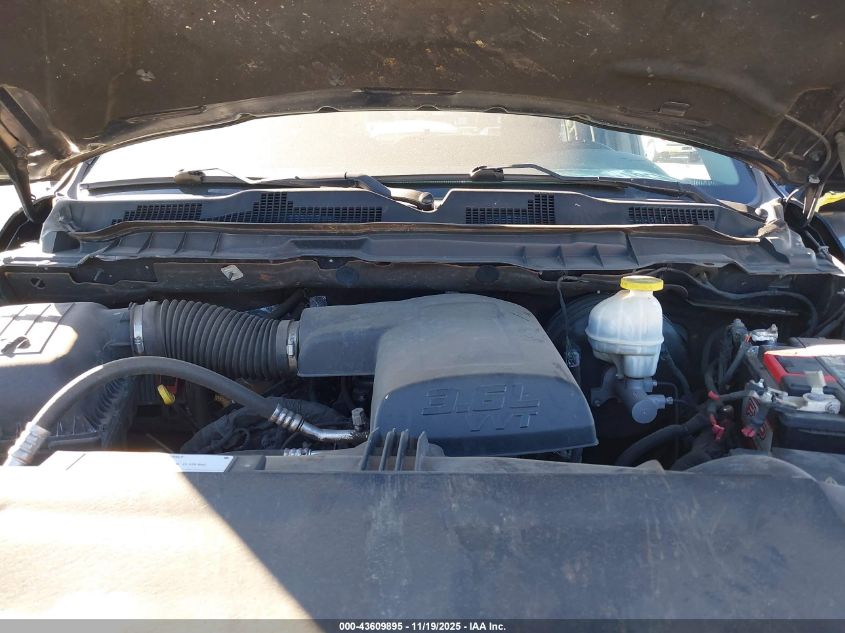 2019 Ram 1500 Classic Tradesman 4X4 6'4 Box VIN: 1C6RR7FGXKS582312 Lot: 43609895