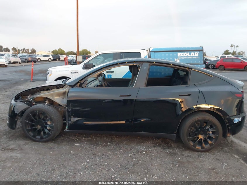 2021 Tesla Model Y Long Range Dual Motor All-Wheel Drive VIN: 5YJYGDEE2MF222671 Lot: 43609978