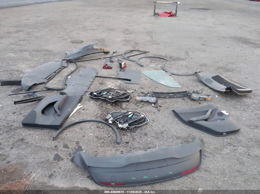 2021 Tesla Model Y Long Range Dual Motor All-Wheel Drive VIN: 5YJYGDEE2MF222671 Lot: 43609978