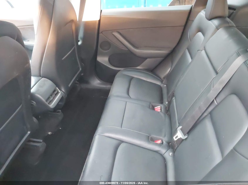 2021 Tesla Model Y Long Range Dual Motor All-Wheel Drive VIN: 5YJYGDEE2MF222671 Lot: 43609978