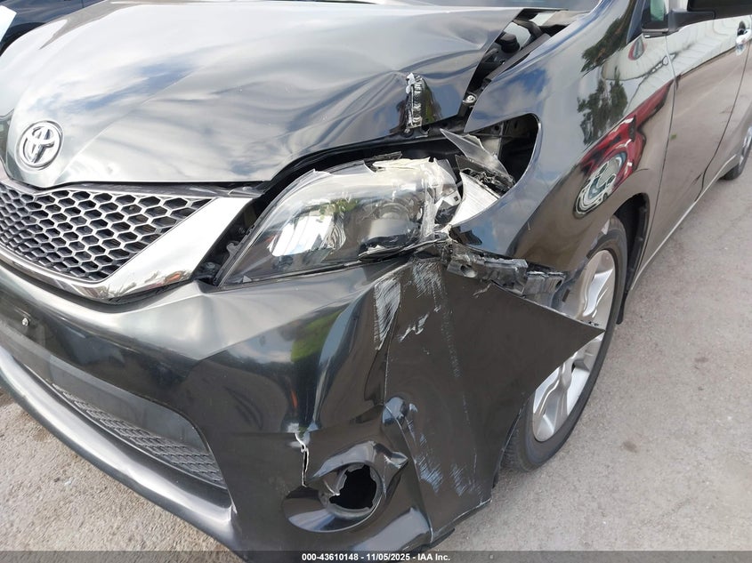 2014 TOYOTA SIENNA SE 8 PASSENGER 5TDXK3DC4ES516848