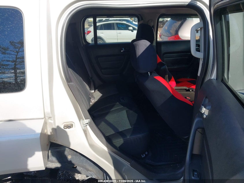 2006 Hummer H3 Suv VIN: 5GTDN136268295162 Lot: 43610221