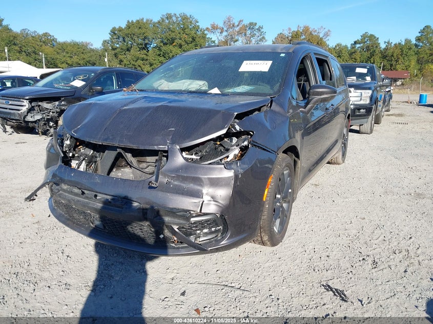 2022 CHRYSLER PACIFICA TOURING L - 2C4RC1BG9NR225772