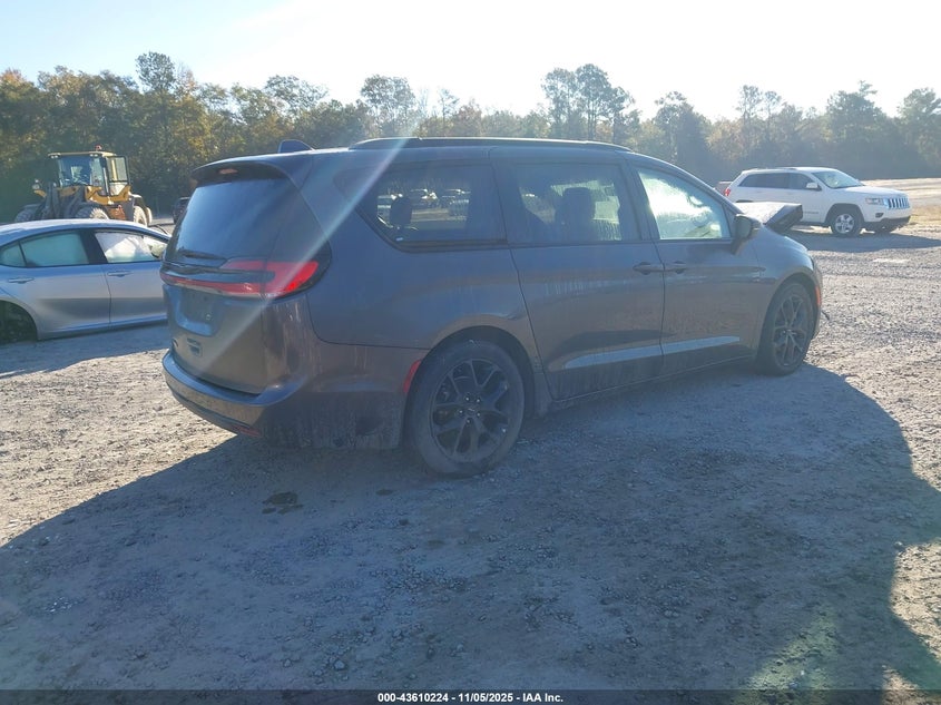 2022 CHRYSLER PACIFICA TOURING L - 2C4RC1BG9NR225772