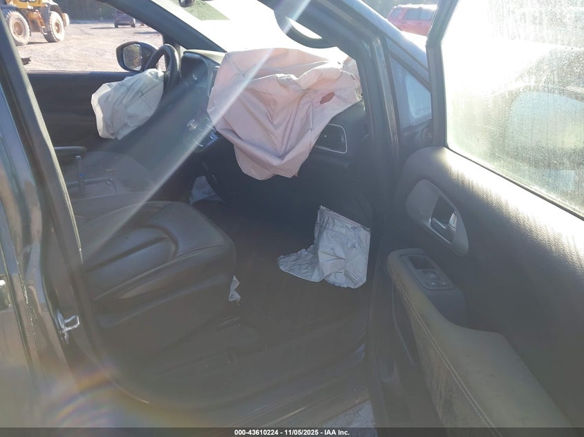 2022 CHRYSLER PACIFICA TOURING L - 2C4RC1BG9NR225772